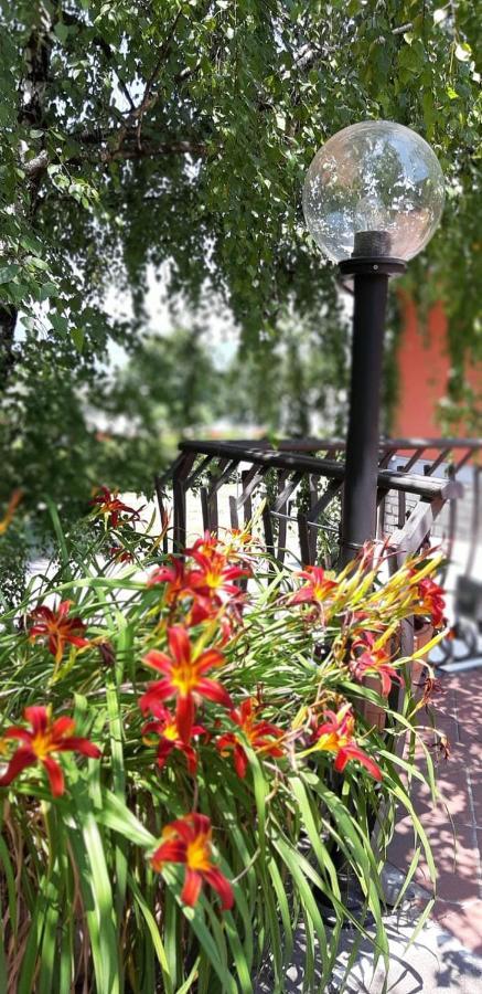 Villa Leilani B&B Sale Marasino Buitenkant foto