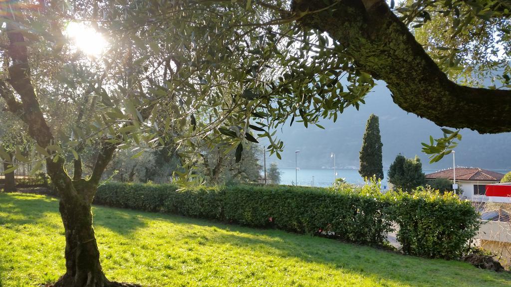 Villa Leilani B&B Sale Marasino Buitenkant foto