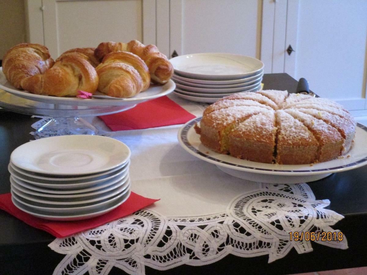 Villa Leilani B&B Sale Marasino Buitenkant foto